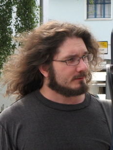 foto_adrian_hausler.jpg foto_adrian_hausler.jpg